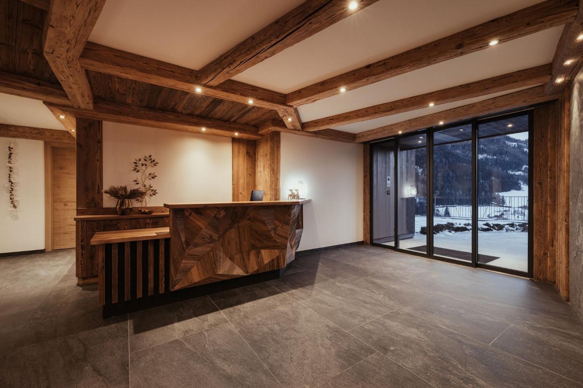 Luxury Chalet P Ortisei Luaran gambar
