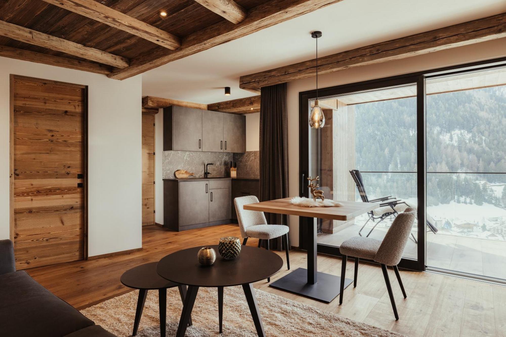 Luxury Chalet P Ortisei Luaran gambar