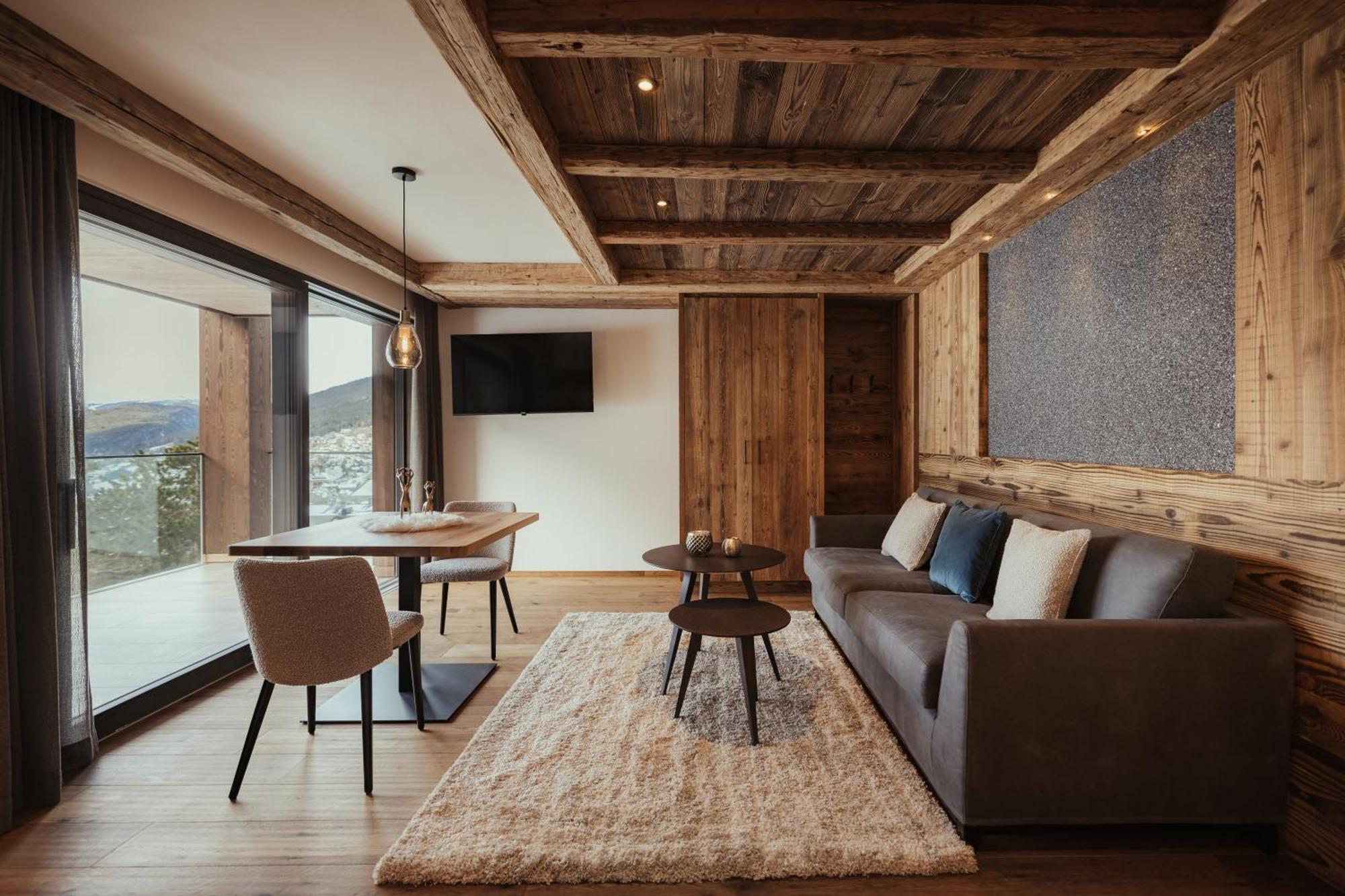 Luxury Chalet P Ortisei Luaran gambar