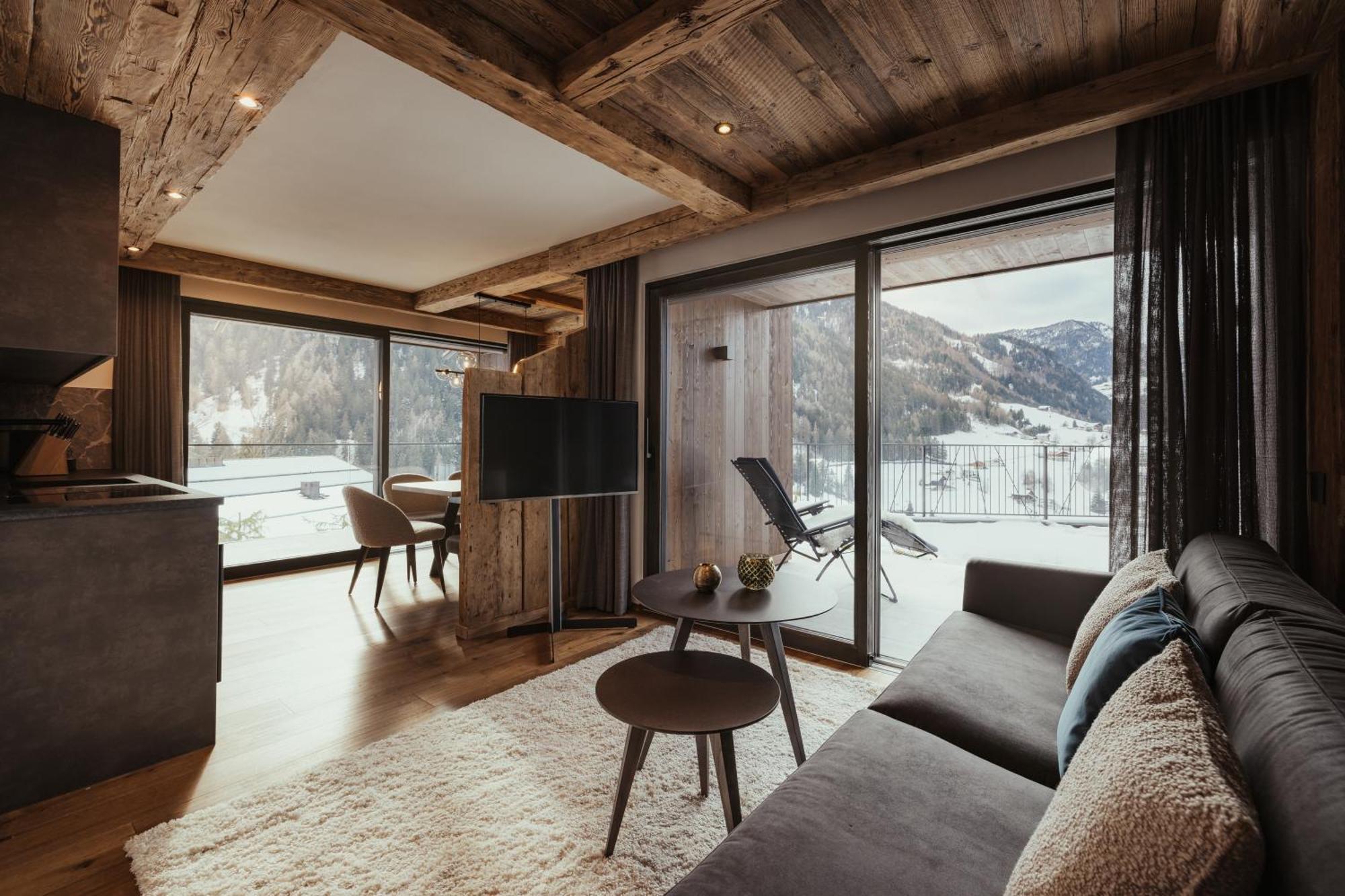 Luxury Chalet P Ortisei Luaran gambar